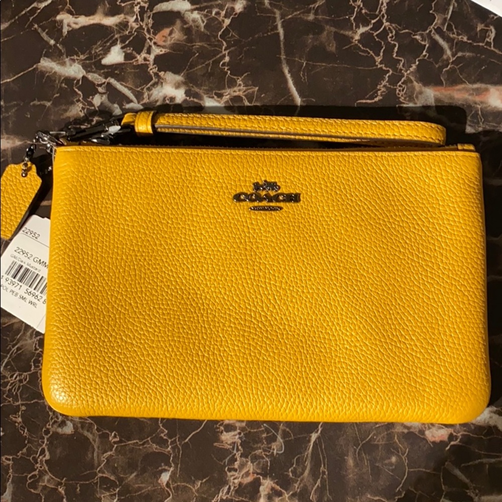 BRAND NEW (WITH TAG) COACH WRISTLET